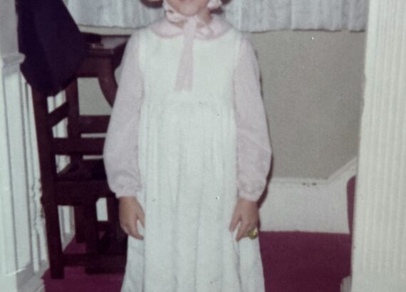 little girl in colonial dress